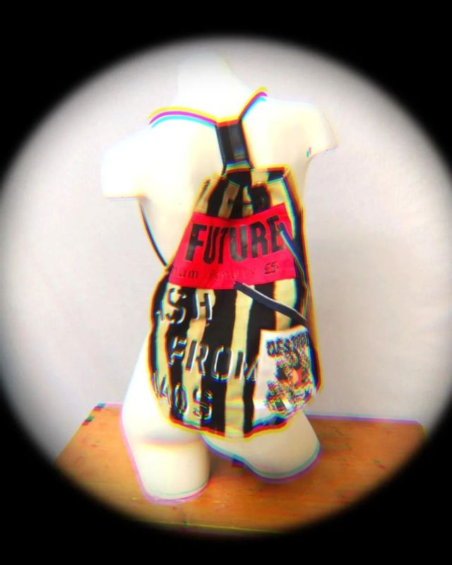 Brand spanking new Seditionaries bags have just hit our shop!
We make all of these from scratch which means all designs are one off's, so once they're gone, they're gone forever!
Follow the link in our bio to check 'em out.
#seditionaries #punkrockers #nofuture #punkclothing #poisonclothing #1977 #destroy